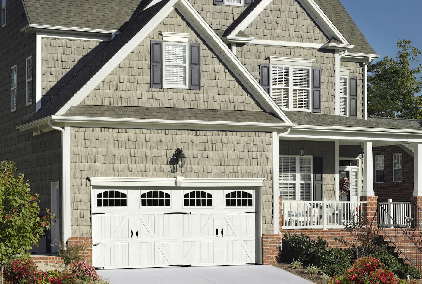 Double cariage house garage door Double cariage house garage door