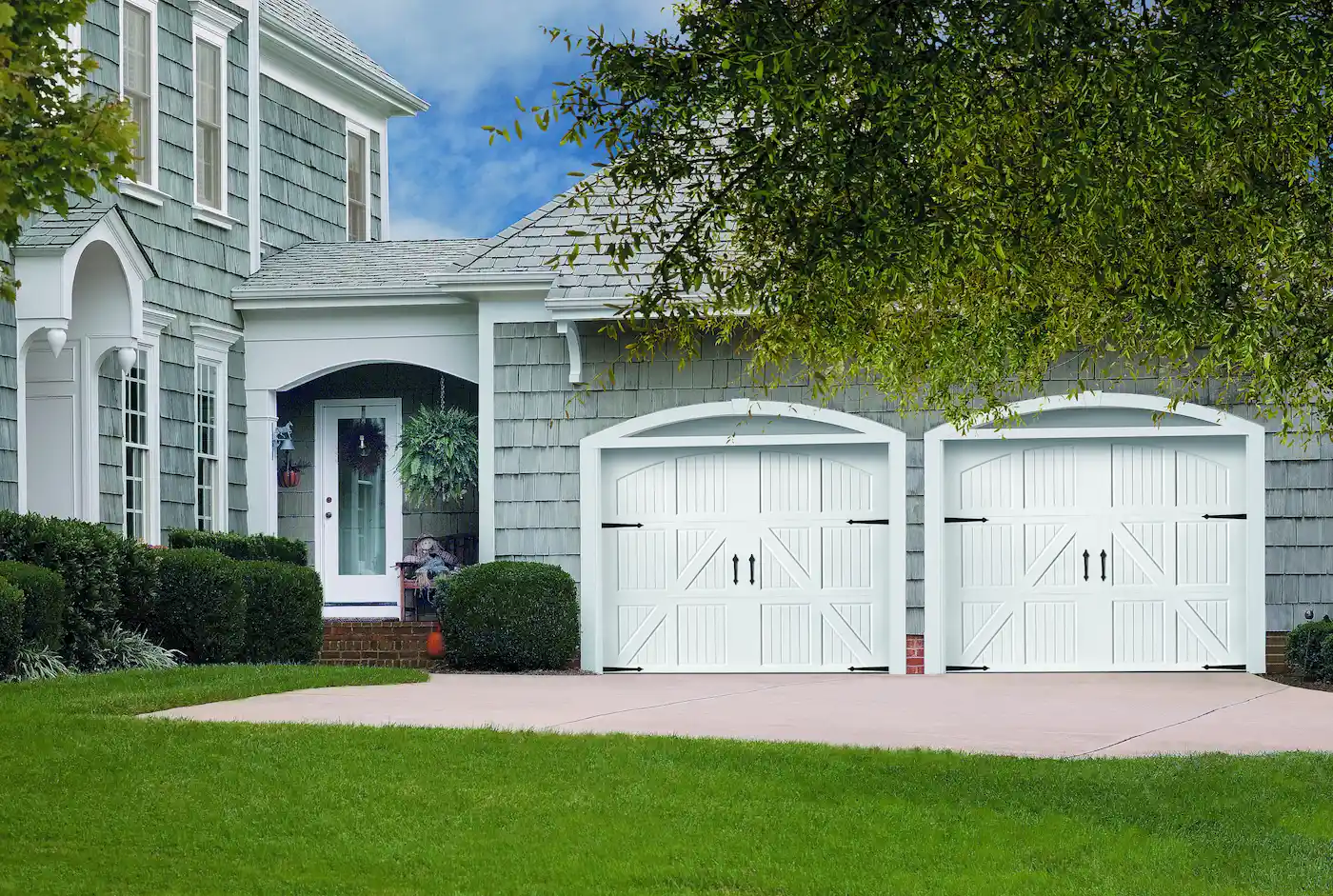 Double carriage house garage doors Double carriage house garage doors